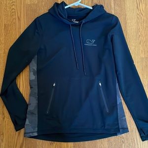 Vineyard Vines Hoodie - small- camo print down both sides, thumb holes as well